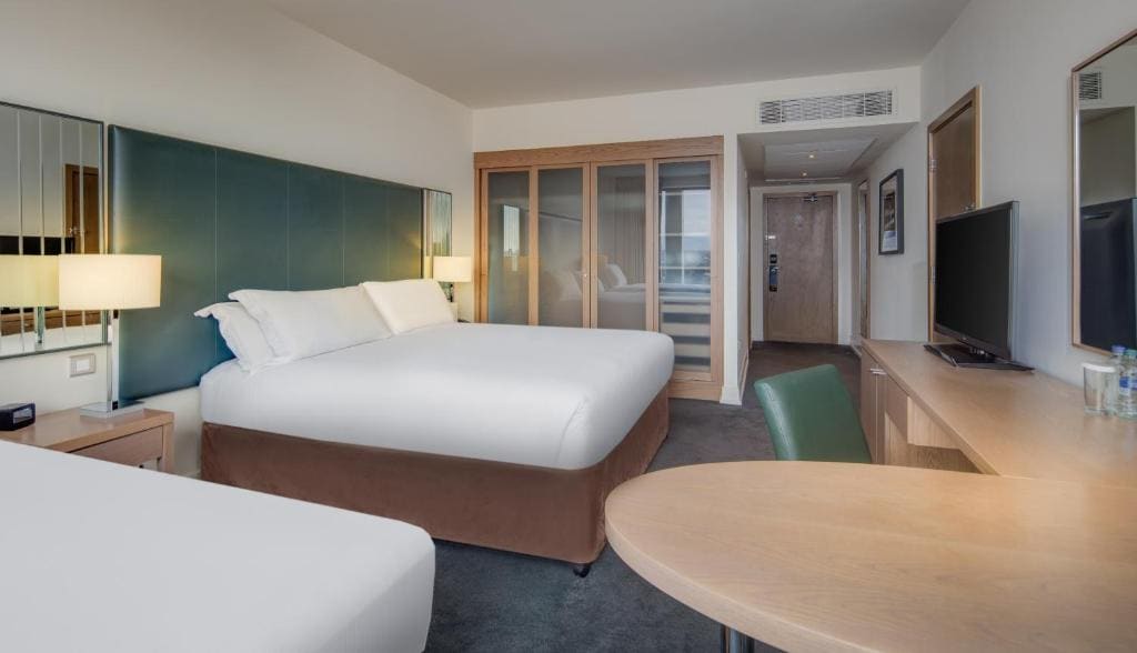 Family Hilton View room - Image 1