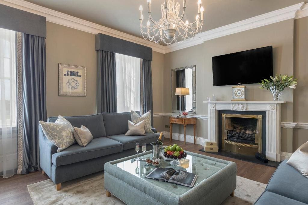 Lady Margaret Suite room - Image 1