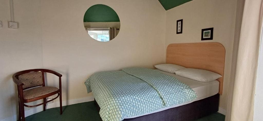 Room room - Image 2