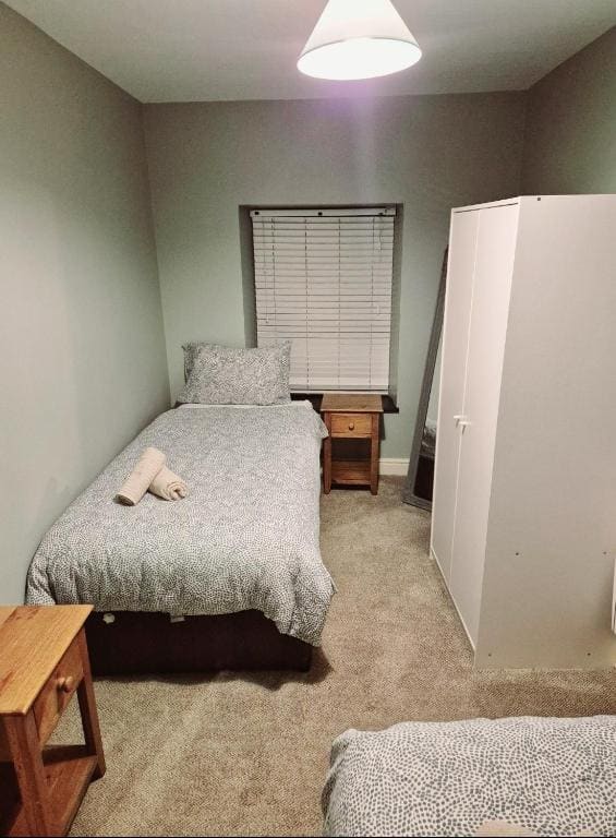 Four-Bedroom Apartment room - Image 1