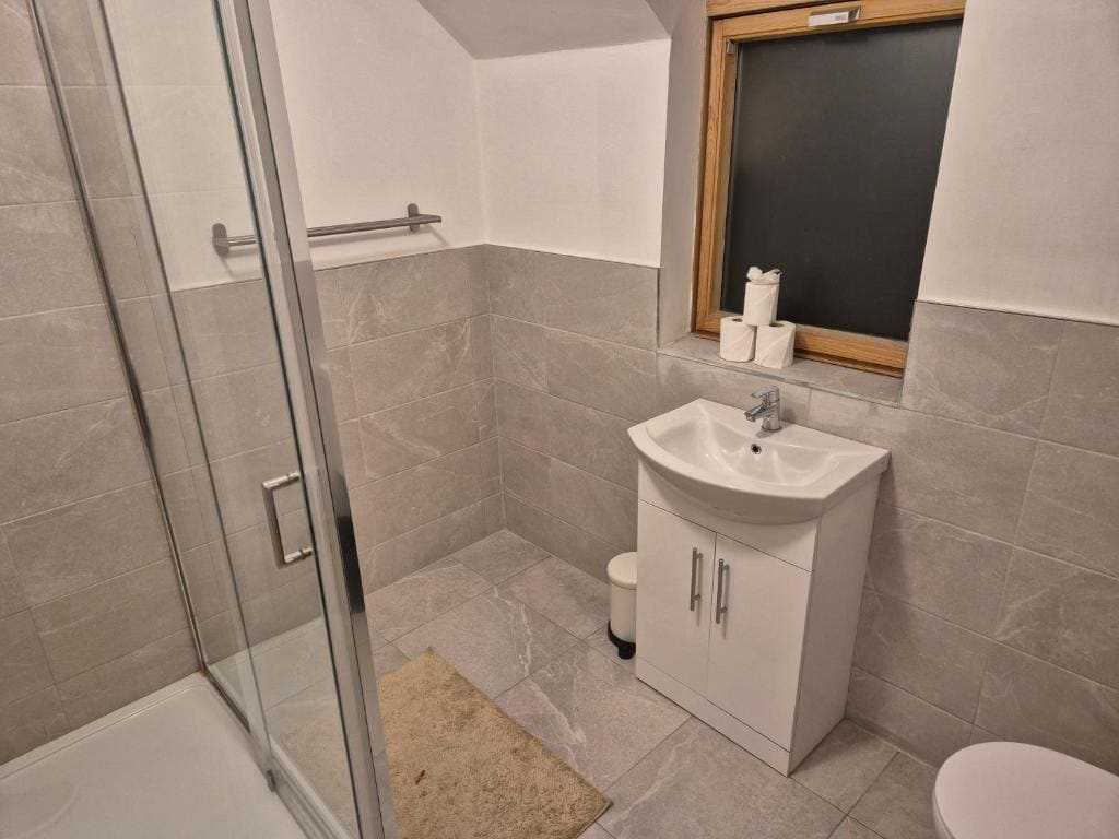 Mixed Dormitory Room room - Image 3