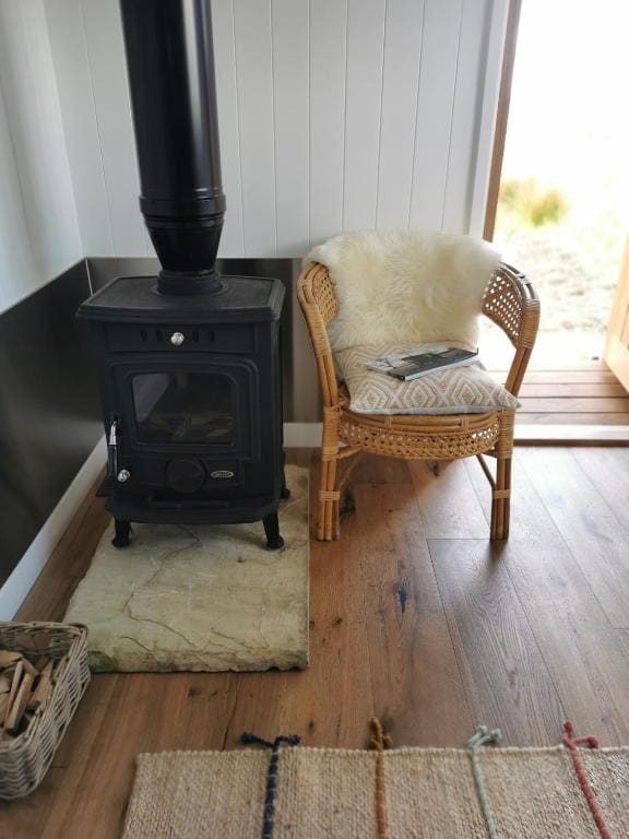 Shepherd's Hut room - Image 3