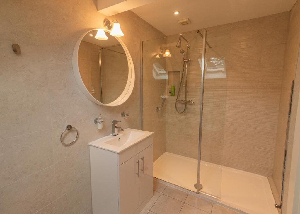 Superior King or Twin Room room - Image 2