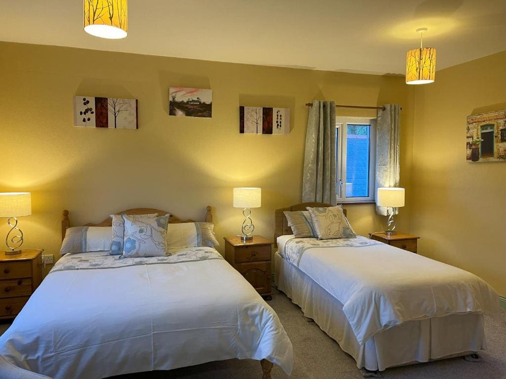Triple Room En-Suite room - Image 2