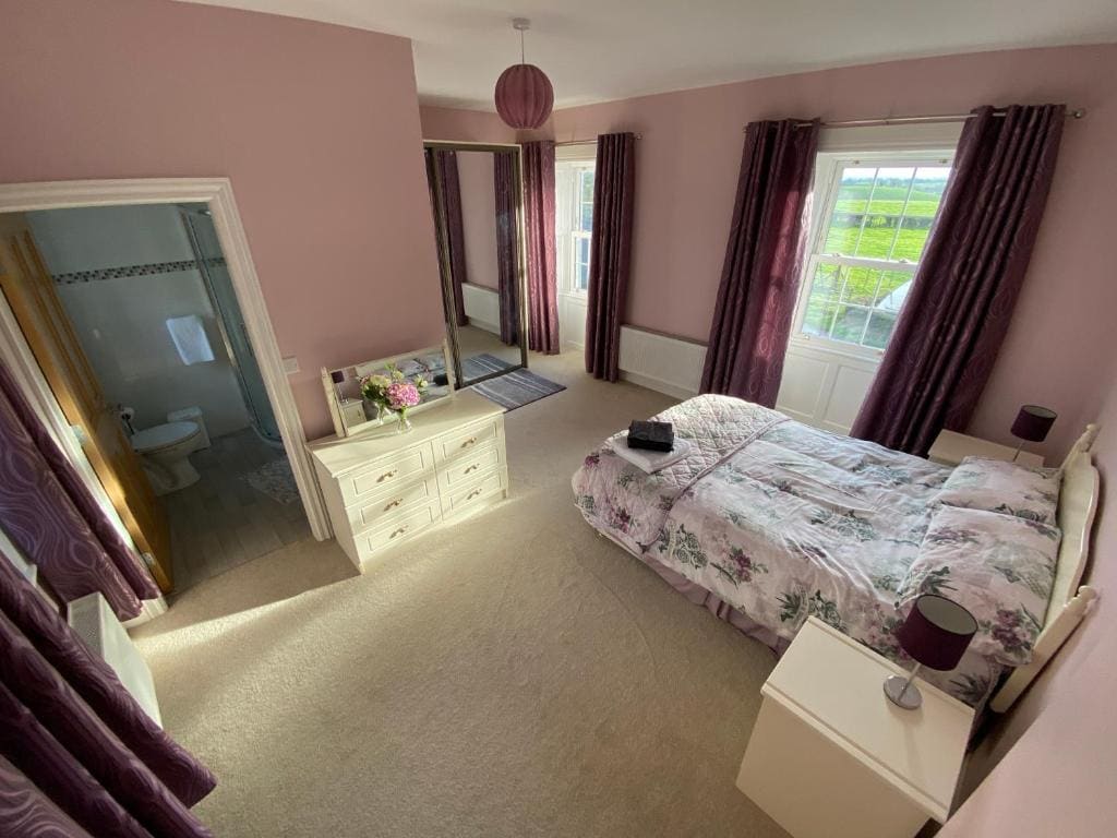 Double Room with Lake View room - Image 3