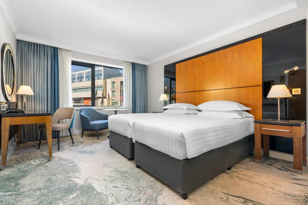 Superior Twin Room room - Image 3