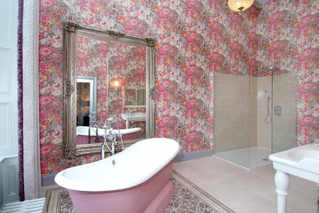 Junior Suite with Garden View room - Image 2