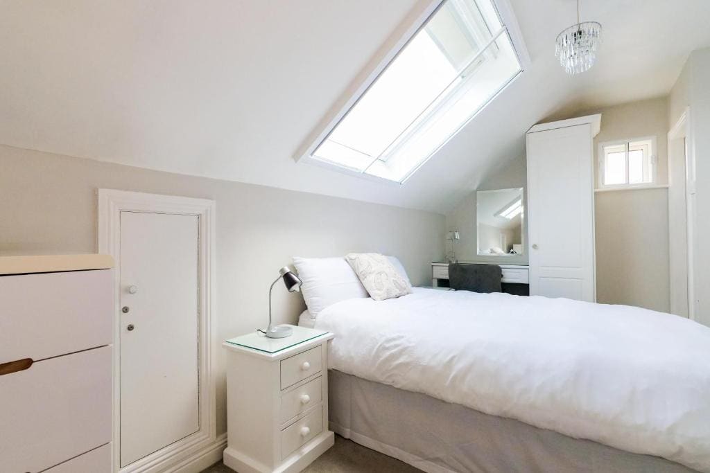 Double Room with Private Bathroom room - Image 2