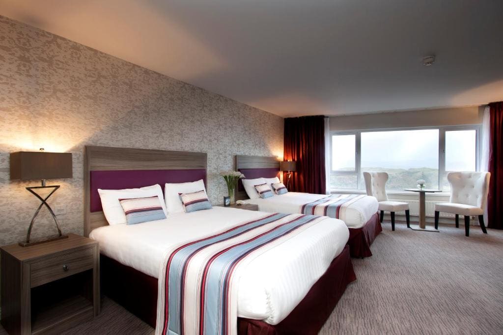 Superior Double or Twin Room with Sea View room - Image 2