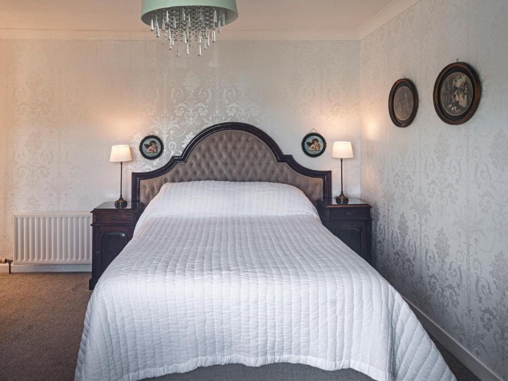 Double Room with Balcony and Sea View room - Image 1