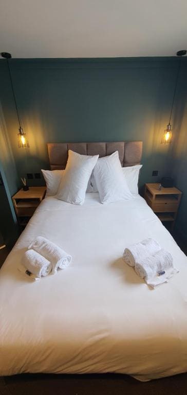 Small Double Room room - Image 3