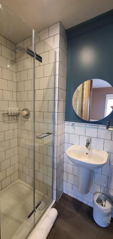 Small Double Room room - Image 2