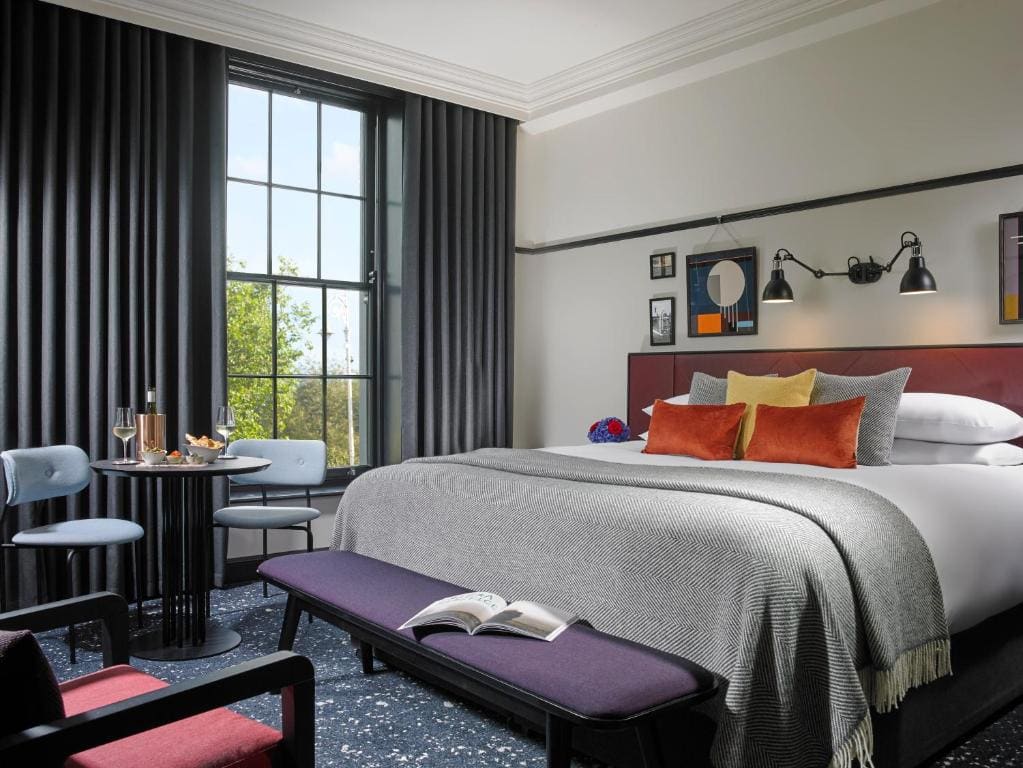 Deluxe Junior Suite room - Image 1