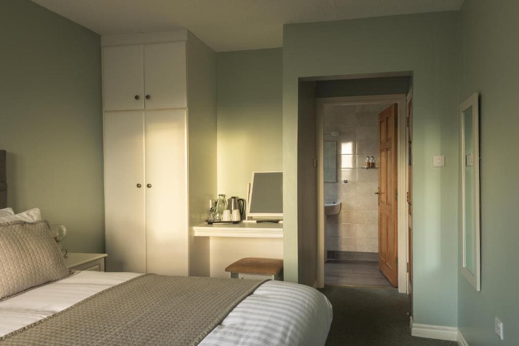 Double Room with Private Bathroom room - Image 3