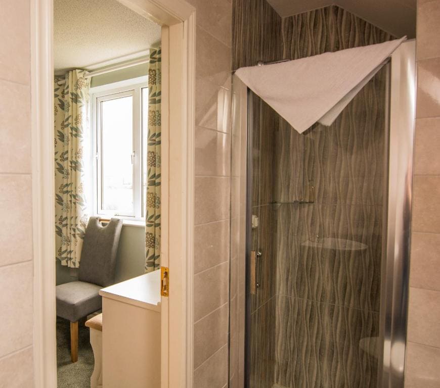 Double or Twin Room with Bathroom room - Image 3