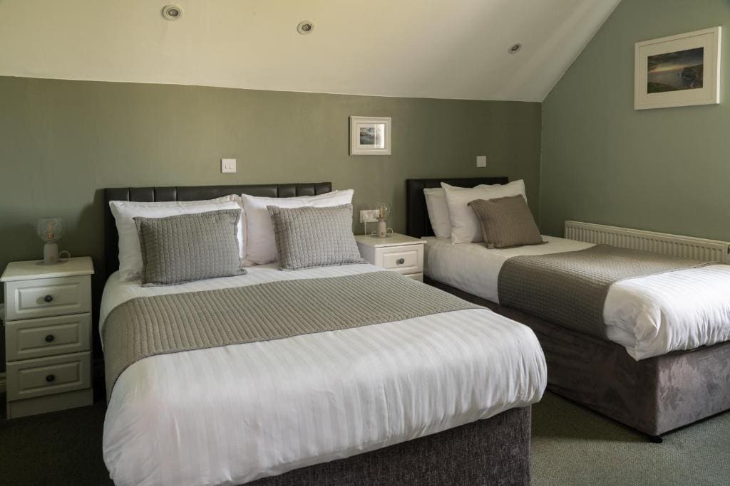 Double or Twin Room with Bathroom room - Image 1