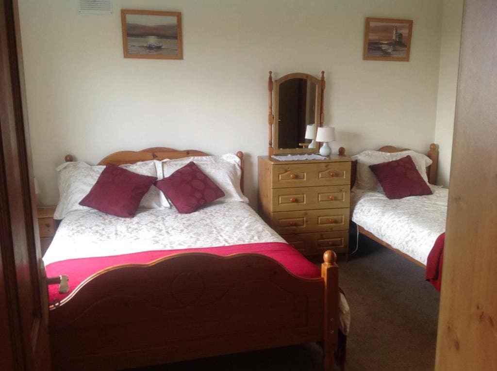 Triple Room with Bathroom room - Image 3