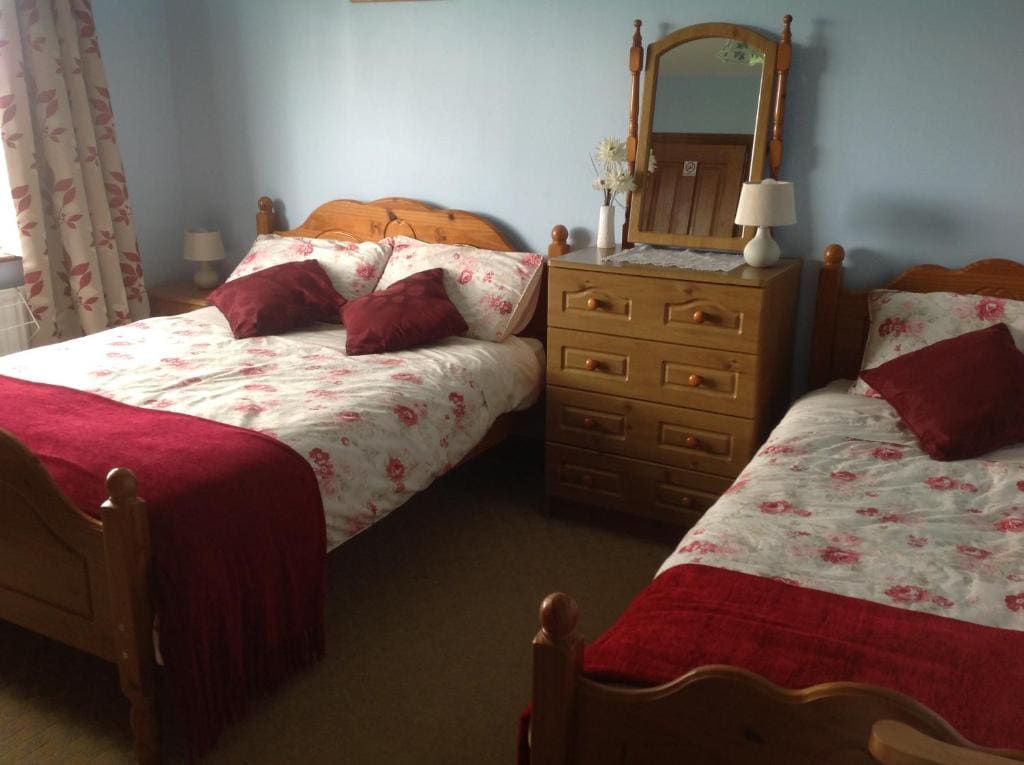 Triple Room with Bathroom room - Image 1