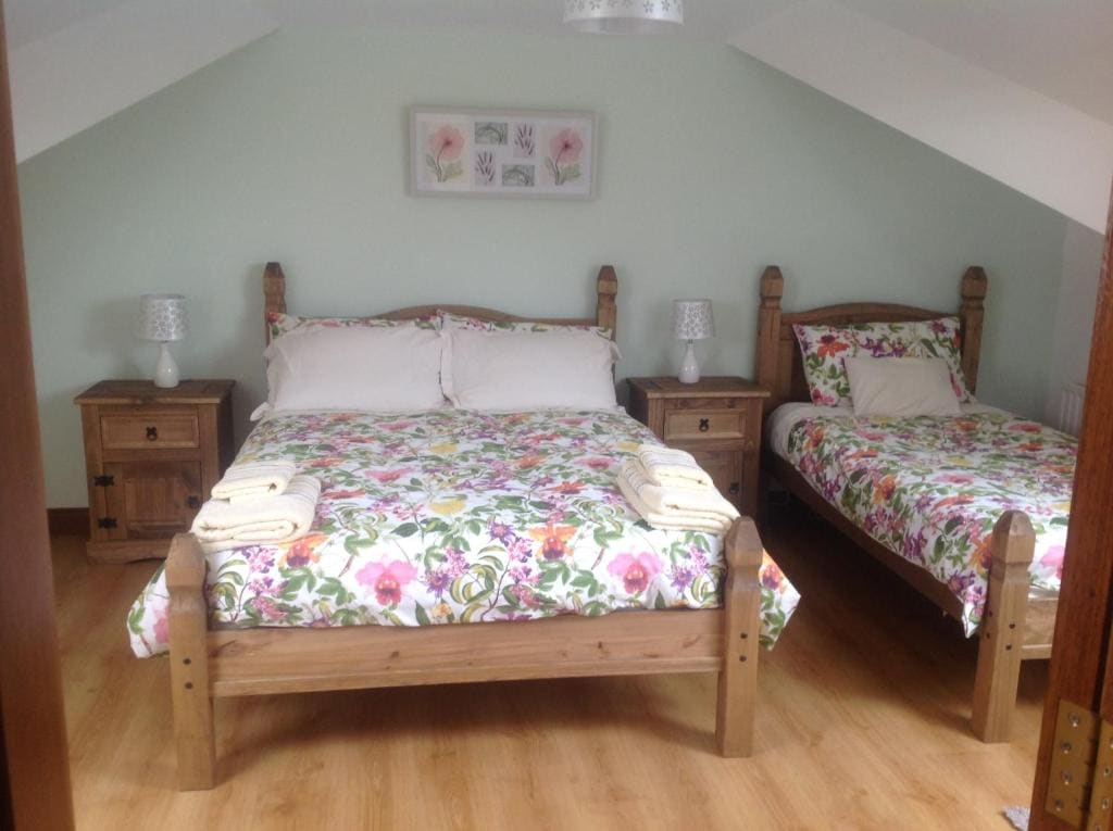 Triple Room with Private Bathroom room - Image 3