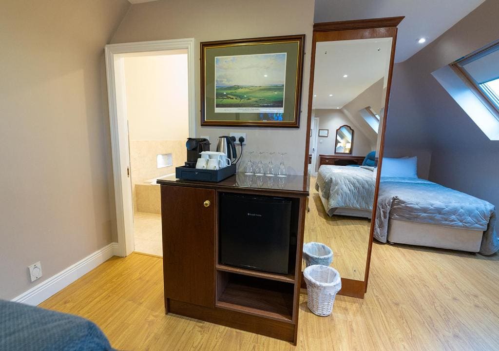 Family Room with Side Sea View room - Image 1