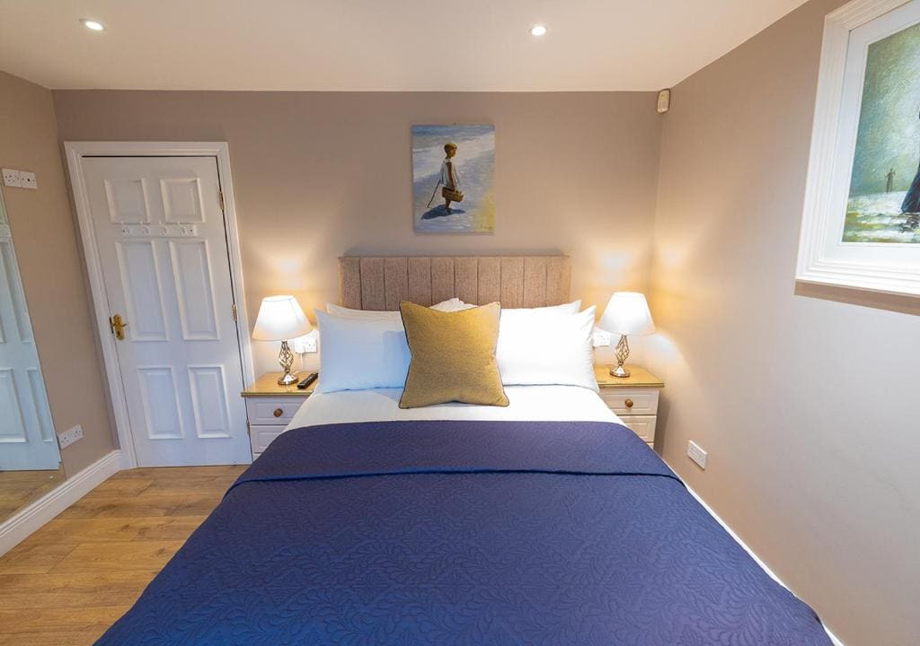 King Room with Lake View room - Image 2