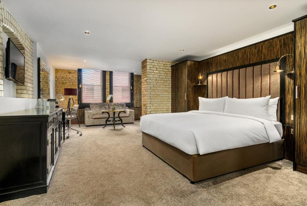 Executive Suite room - Image 3