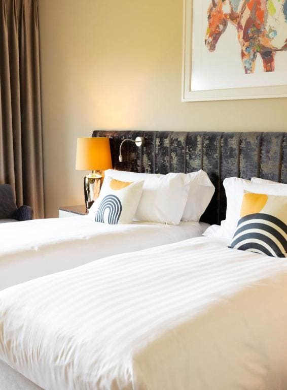 Standard Twin Room with Hot Tub and Paddock View Terrace room - Image 1