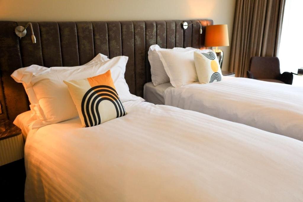 Standard Twin Room with Paddock View and Balcony room - Image 1