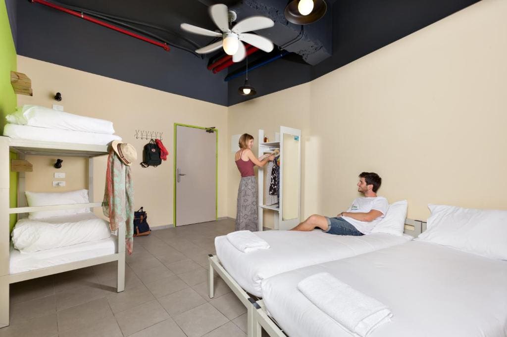 Family Room room - Image 3