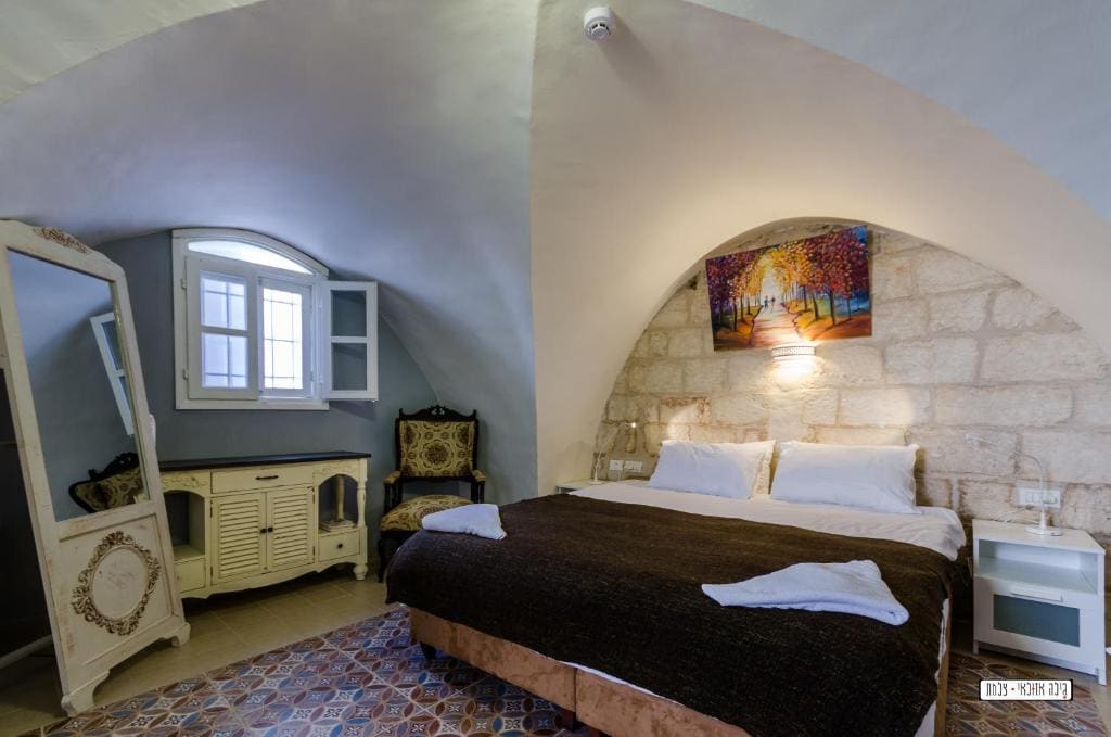 Linda’s triple room room - Image 1