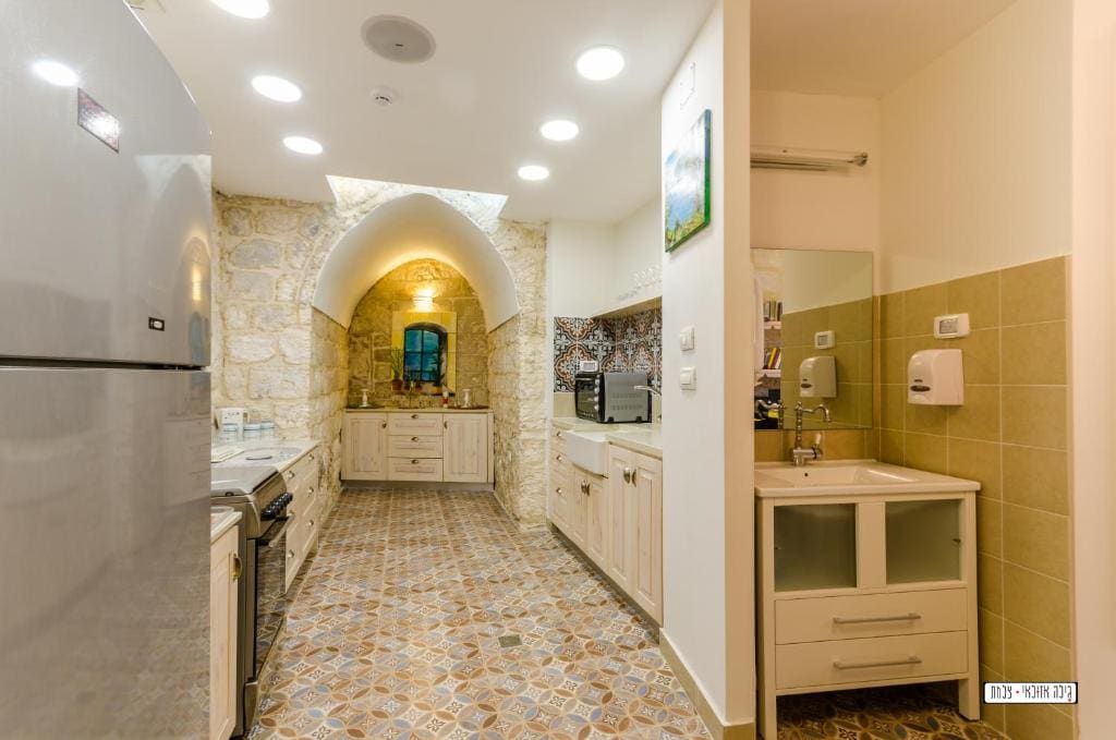 Mary Suite room - Image 1