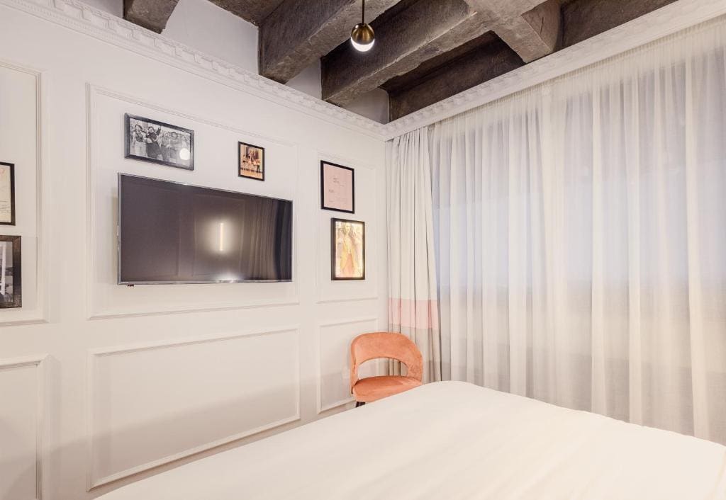 Urban Room room - Image 3