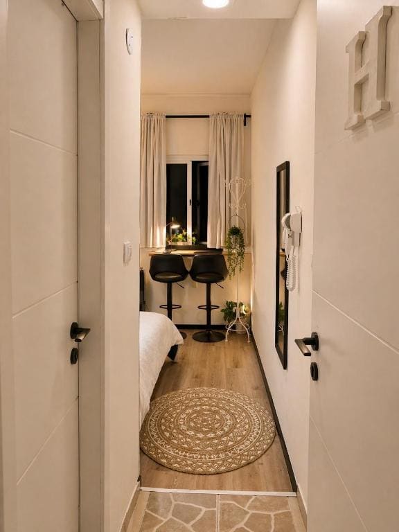 Double Room with Private Bathroom room - Image 3