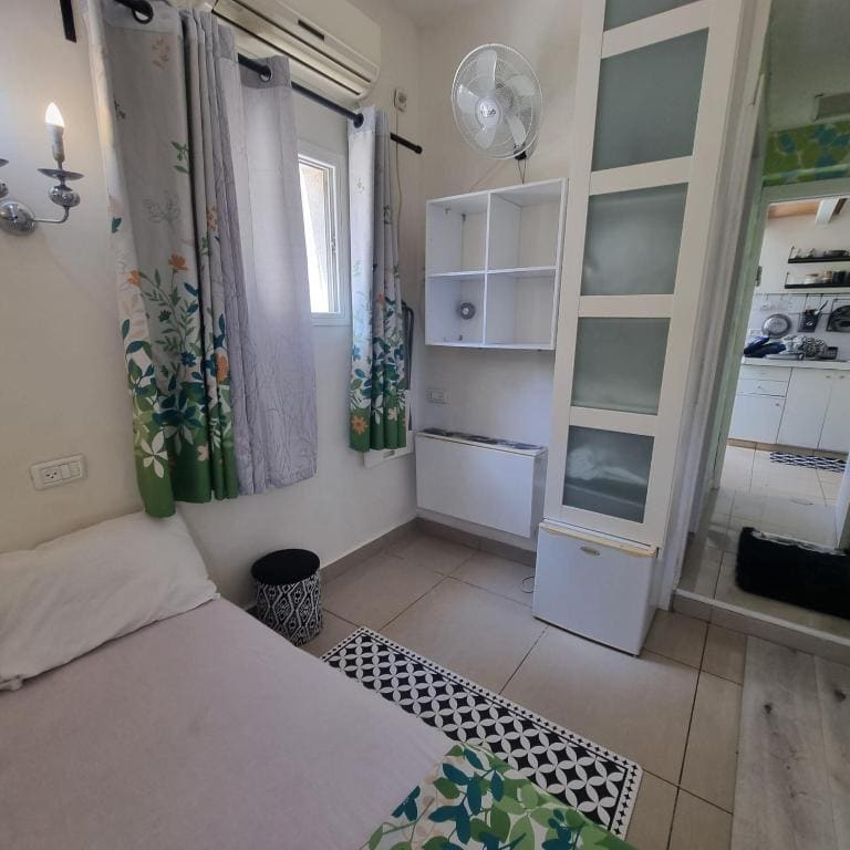Twin Room with Bathroom room - Image 3