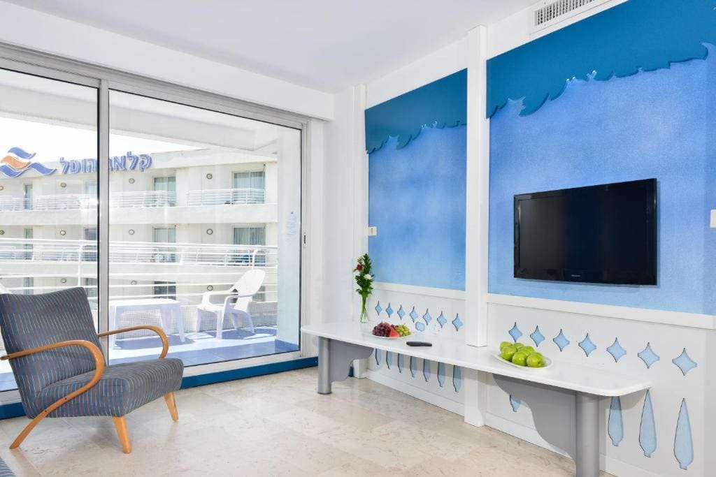 Master Suite - 3 Room With Balcony And Kitchenette - 76m² room - Image 1