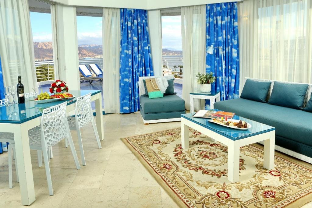 Caribbean Suite - 3 Room With Big Terrace+ Hot Tub + Kitchenette - 100m² room - Image 2