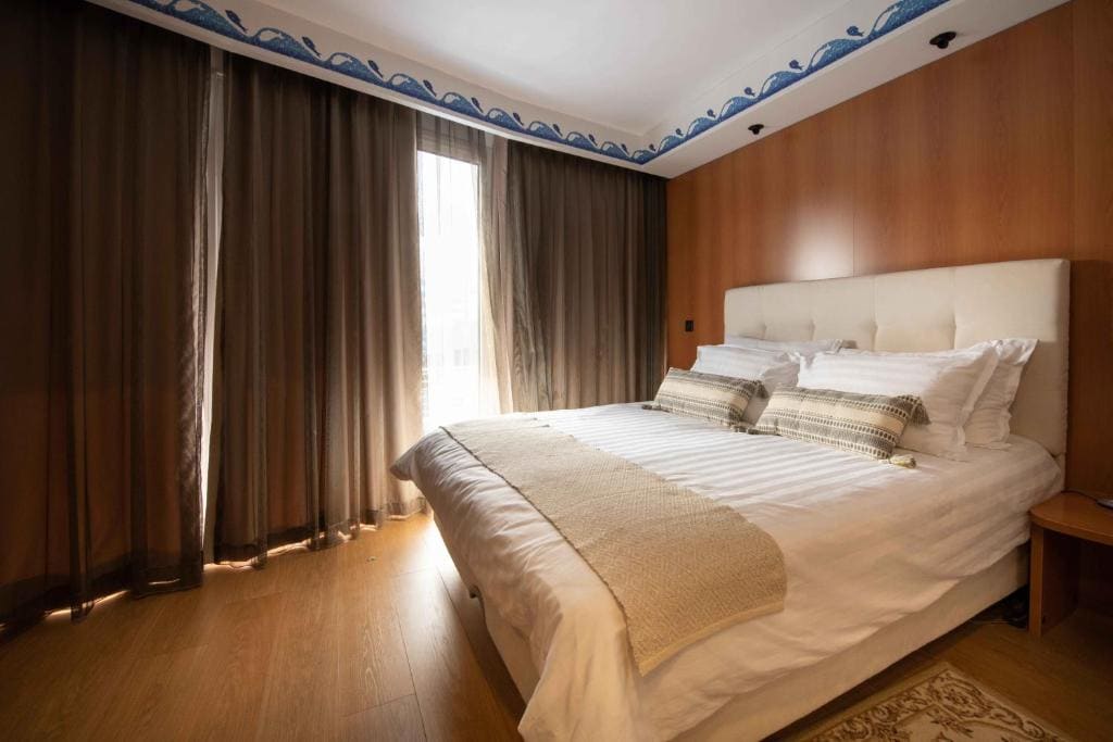 Executive Deluxe Suite - 2 Room, Big Terrace With Hot Tub+Kitchenette - 4 adults + 1 child - 68m² room - Image 3