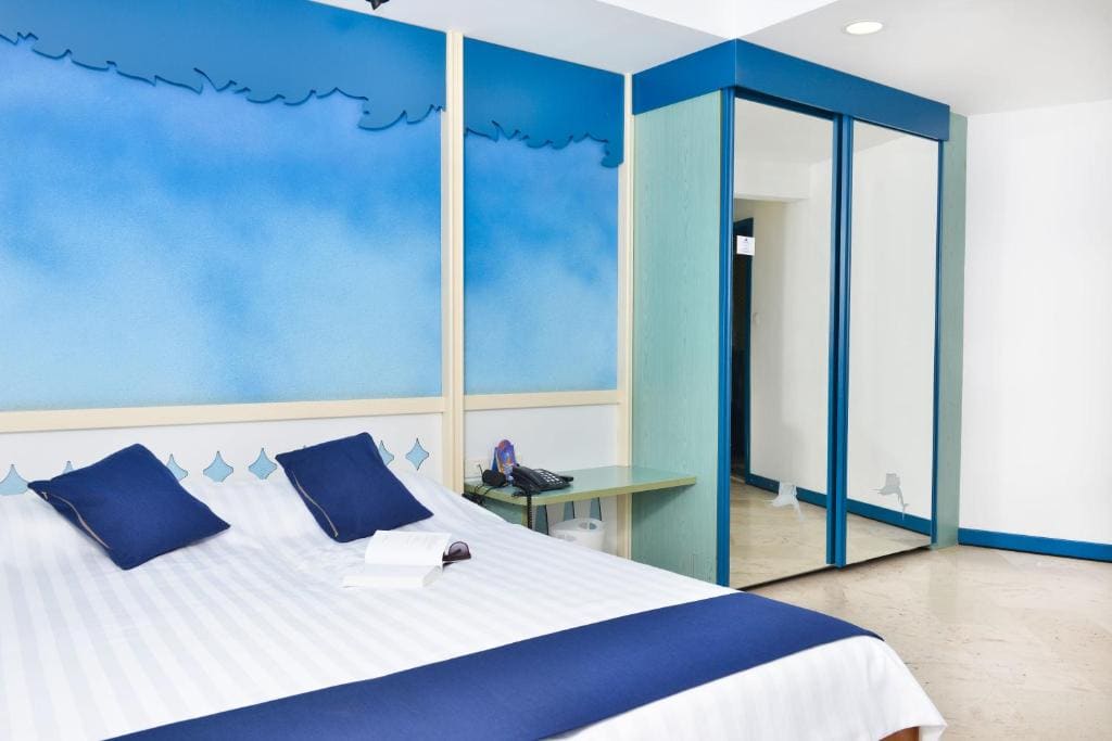 Master Suite - 3 Room With Balcony And Kitchenette - 76m² room - Image 3