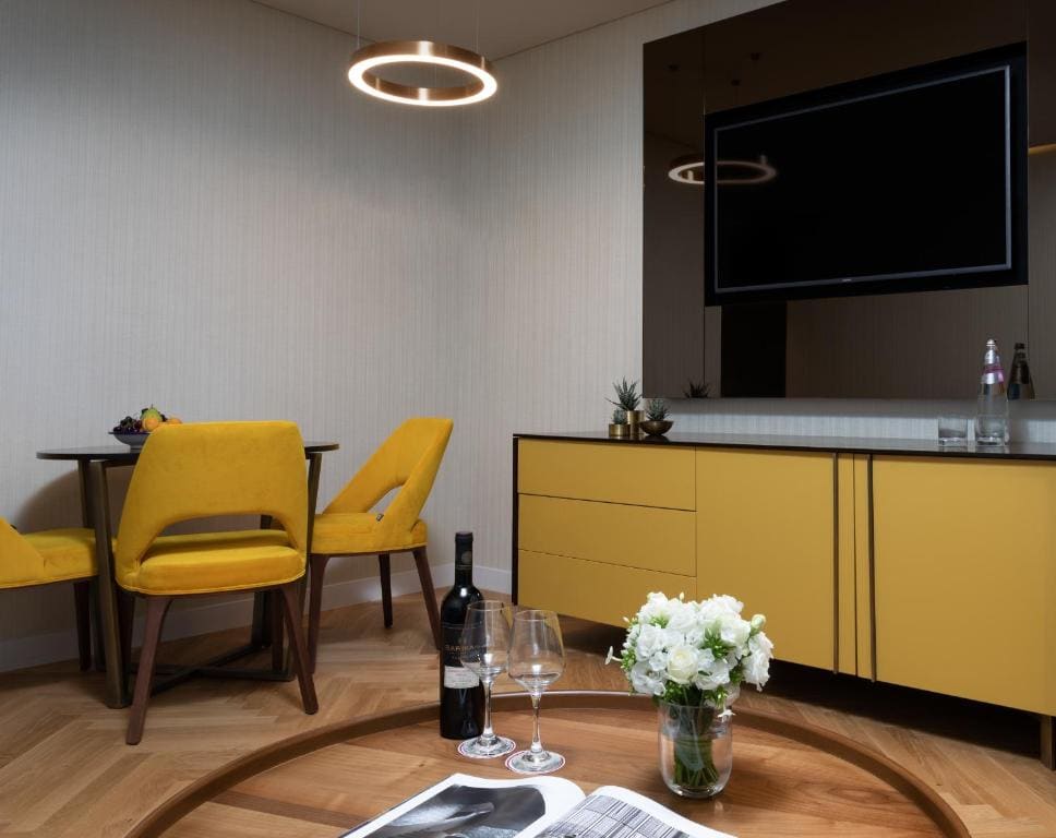 Executive Suite room - Image 1