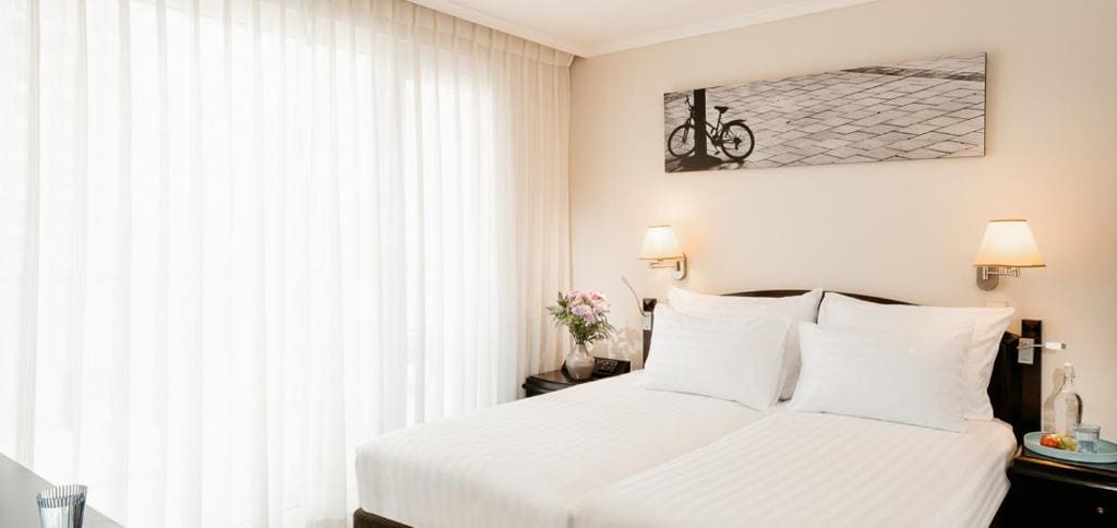 Junior King Suite - Lounge Access room - Image 3