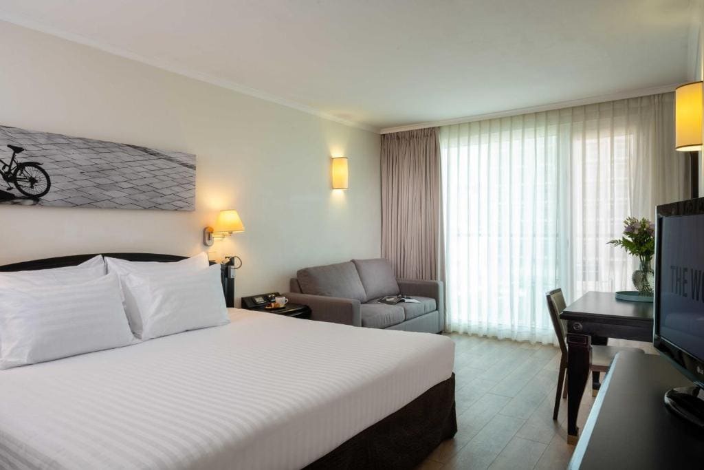 Deluxe King Room with Sea View room - Image 1