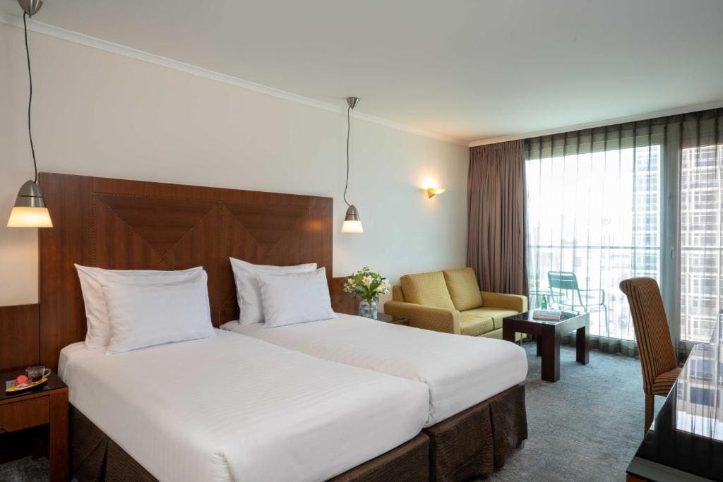 Deluxe King Room with Sea View room - Image 3