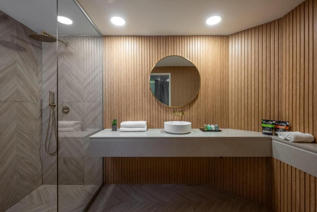 Superior Junior Suite room - Image 1