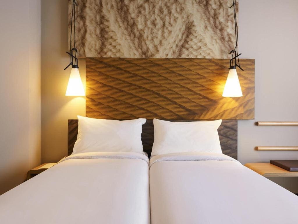 Standard Twin Room room - Image 3