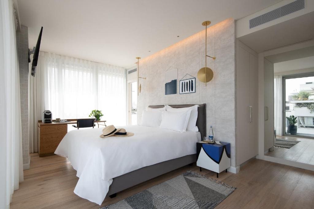 Deluxe Triple Room with Standing Balcony room - Image 1
