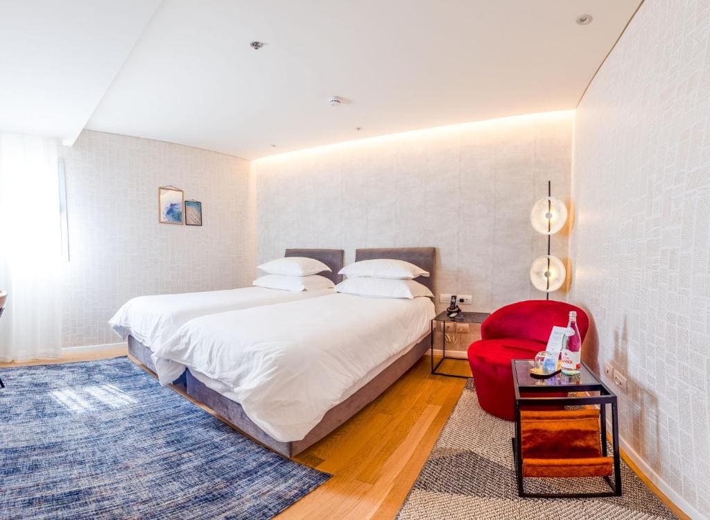Superior Twin Room room - Image 2