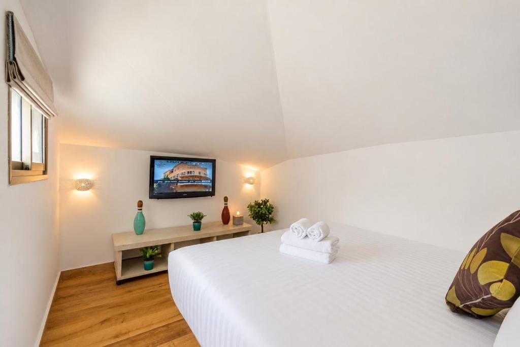Economy Single Room with Balcony room - Image 1