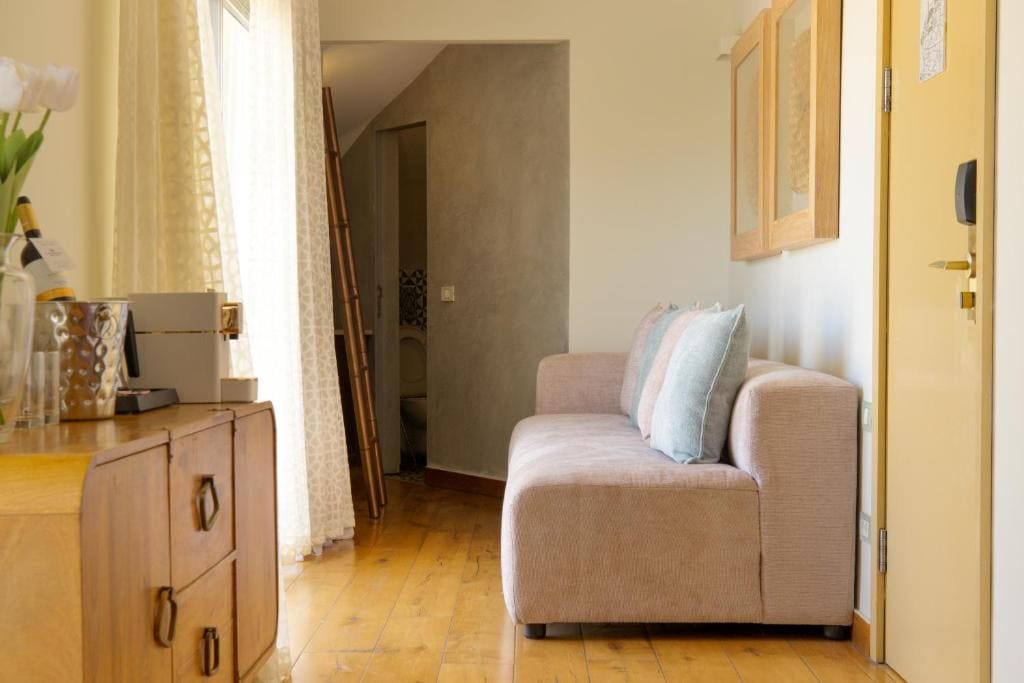 Suite with Balcony room - Image 3