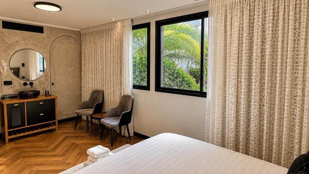 Luxury Room with Patio View room - Image 3