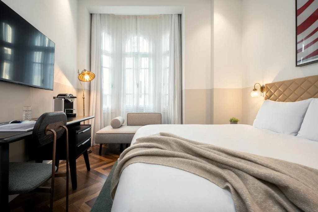 Deluxe Room room - Image 1